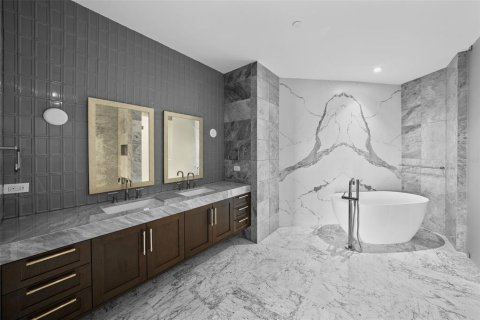 Condominio en alquiler en Tampa, Florida, 3 dormitorios, 273.13 m2 № 1796619 - foto 4