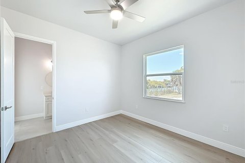 House in Port Charlotte, Florida 3 bedrooms, 200.85 sq.m. № 2141189 - photo 19