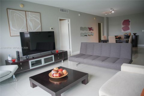 Condo in Hollywood, Florida, 1 bedroom  № 2054180 - photo 9