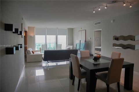 Condo in Hollywood, Florida, 1 bedroom  № 2054180 - photo 5