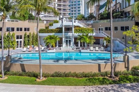 Condominio en alquiler en Miami, Florida, 1 dormitorio, 99.96 m2 № 1993839 - foto 8