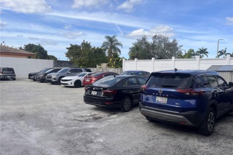 Immobilier commercial à vendre à Miami, Floride № 2018291 - photo 9