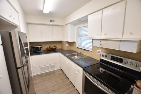 Condominio en venta en Sarasota, Florida, 1 dormitorio, 77.2 m2 № 1724085 - foto 2