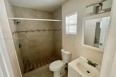 Снять в аренду квартиру в Холливуд, Флорида 1 спальня, 83.61м2, № 1991426 - фото 7