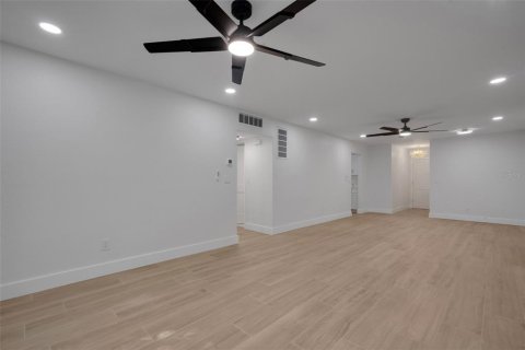 Appartement à louer à Belleair Bluffs, Floride: 2 chambres, 100.52 m2 № 2411709 - photo 17