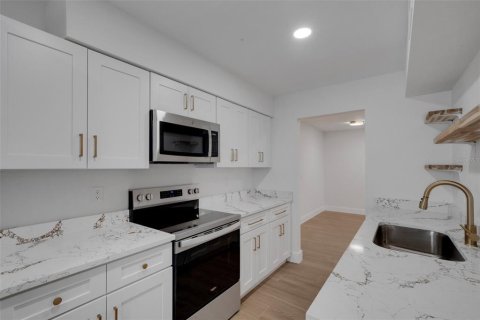 Appartement à louer à Belleair Bluffs, Floride: 2 chambres, 100.52 m2 № 2411709 - photo 21