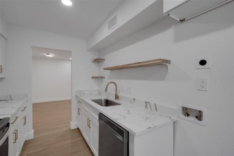 Appartement à louer à Belleair Bluffs, Floride: 2 chambres, 100.52 m2 № 2411709 - photo 20