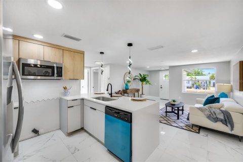 Villa ou maison à louer à Nokomis, Floride: 3 chambres, 119.01 m2 № 1815625 - photo 8