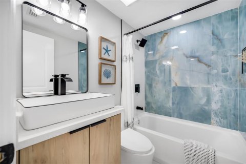 Villa ou maison à louer à Nokomis, Floride: 3 chambres, 119.01 m2 № 1815625 - photo 5