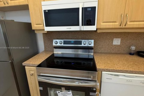 Купить кондоминиум в Норт-Майами-Бич, Флорида 1 спальня, 80.36м2, № 1956053 - фото 3