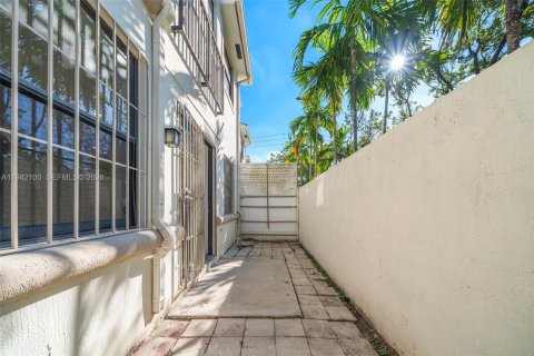 Снять в аренду таунхаус в Холливуд, Флорида 2 спальни, № 1999113 - фото 17