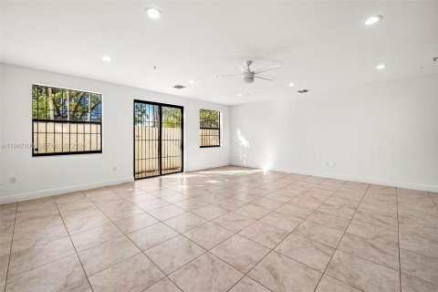 Снять в аренду таунхаус в Холливуд, Флорида 2 спальни, № 1999113 - фото 15