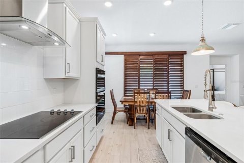 Casa en venta en Tarpon Springs, Florida, 4 dormitorios, 184.32 m2 № 2234880 - foto 12