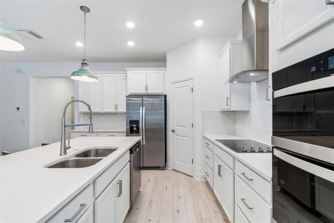 Casa en venta en Tarpon Springs, Florida, 4 dormitorios, 184.32 m2 № 2234880 - foto 10