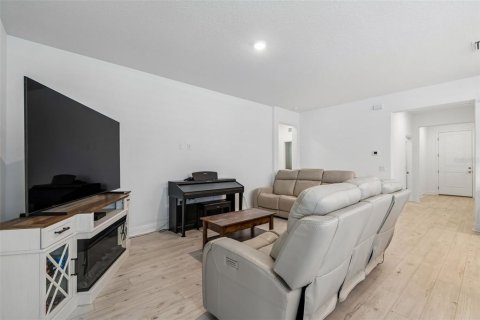Casa en venta en Tarpon Springs, Florida, 4 dormitorios, 184.32 m2 № 2234880 - foto 9