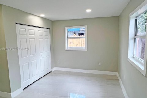 Снять в аренду виллу или дом в Майами, Флорида 3 спальни, 130.62м2, № 1995252 - фото 19