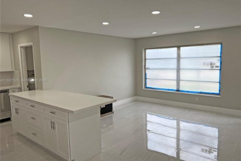 Снять в аренду виллу или дом в Майами, Флорида 3 спальни, 130.62м2, № 1995252 - фото 5