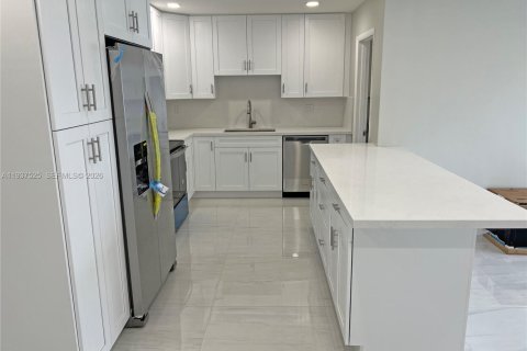 Снять в аренду виллу или дом в Майами, Флорида 3 спальни, 130.62м2, № 1995252 - фото 7