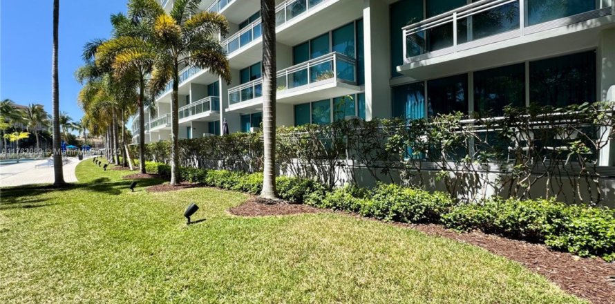 Condominio en Aventura, Florida, 2 dormitorios № 1736059