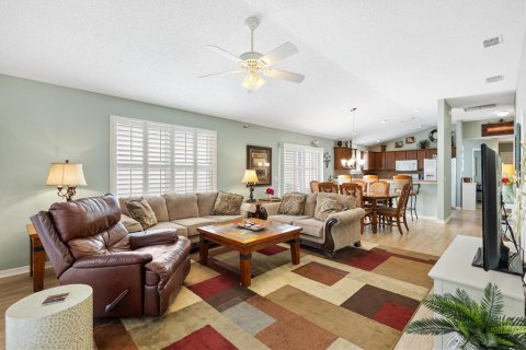 Casa en venta en The Villages, Florida, 3 dormitorios, 129.78 m2 № 1909833 - foto 15