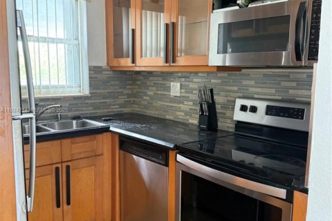 Copropriété à louer à Miami, Floride: 1 chambre, 57.6 m2 № 1982808 - photo 7