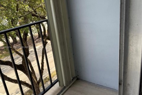 Copropriété à louer à Miami, Floride: 1 chambre, 57.6 m2 № 1982808 - photo 4