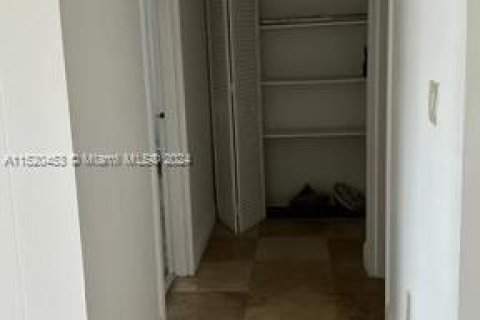 Купить кондоминиум в Норт-Майами, Флорида 2 спальни, 89.46м2, № 1984971 - фото 8