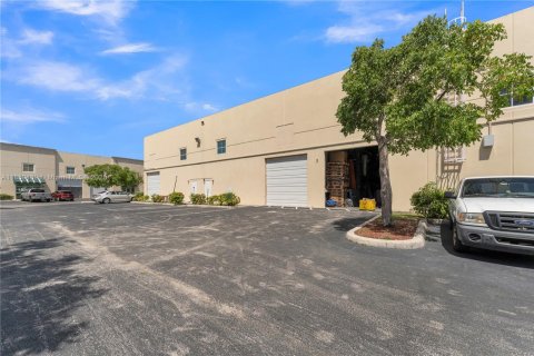 Immobilier commercial à vendre à Pompano Beach, Floride № 1961478 - photo 8