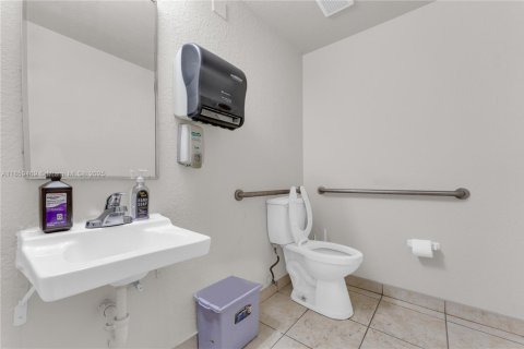 Immobilier commercial à vendre à Pompano Beach, Floride № 1961478 - photo 18