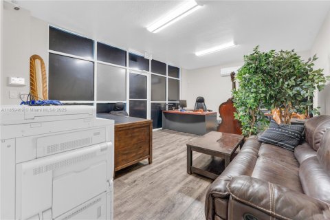 Immobilier commercial à vendre à Pompano Beach, Floride № 1961478 - photo 12