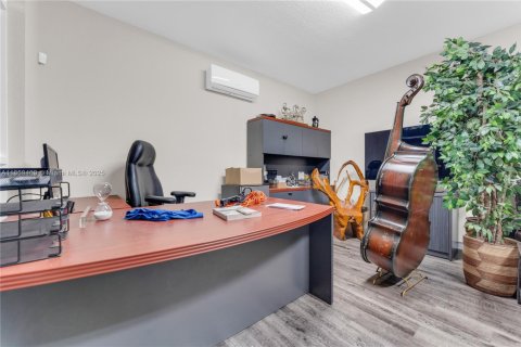 Immobilier commercial à vendre à Pompano Beach, Floride № 1961478 - photo 13