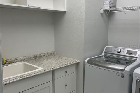 Adosado en venta en Winter Garden, Florida, 3 dormitorios, 239.78 m2 № 1782713 - foto 27