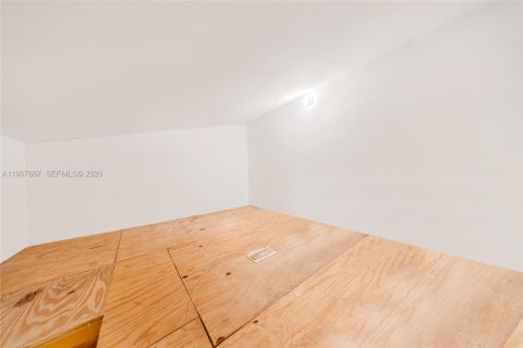 Townhouse in Miami, Florida 2 bedrooms, 145.48 sq.m. № 2033806 - photo 30