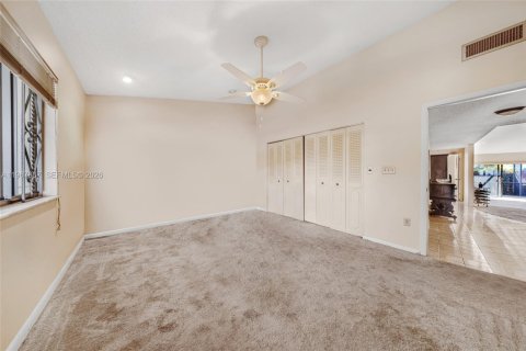 Townhouse in Miami, Florida 2 bedrooms, 145.48 sq.m. № 2033806 - photo 17