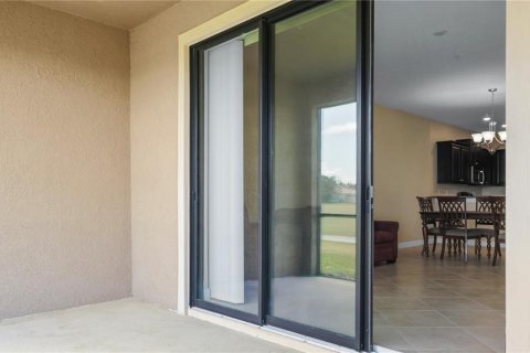 Condo in Davenport, Florida, 2 bedrooms  № 1297406 - photo 14