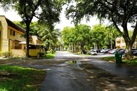 Condo in Davie, Florida, 2 bedrooms  № 1994745 - photo 3