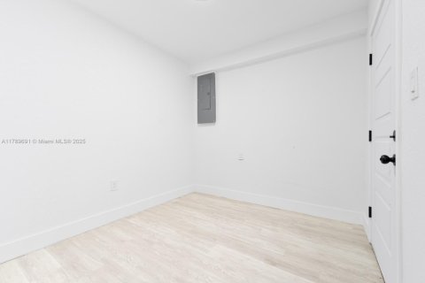 Villa ou maison à vendre à Hialeah, Floride: 3 chambres, 158.4 m2 № 1951087 - photo 25