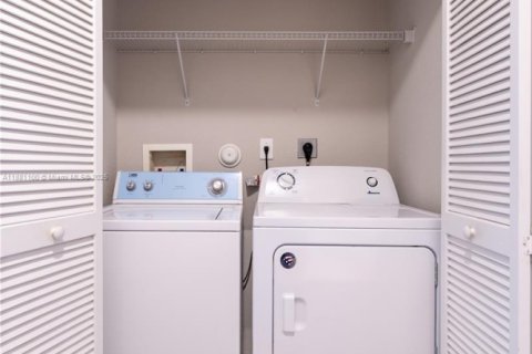 Touwnhouse à vendre à Doral, Floride: 4 chambres, 175.96 m2 № 1977628 - photo 22