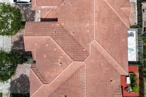 Купить таунхаус в Дорал, Флорида 4 спальни, 175.96м2, № 1977628 - фото 25