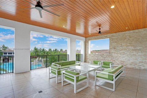 Townhouse in Doral, Florida 4 bedrooms, 187.66 sq.m. № 2068131 - photo 24