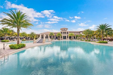 Townhouse in Doral, Florida 4 bedrooms, 187.66 sq.m. № 2068131 - photo 15