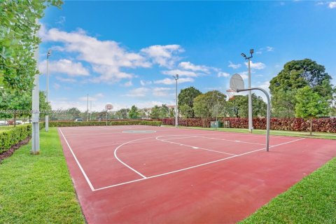 Townhouse in Doral, Florida 4 bedrooms, 187.66 sq.m. № 2068131 - photo 20