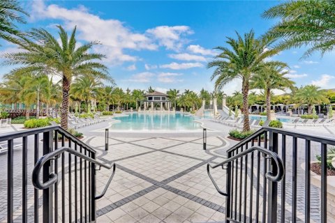 Townhouse in Doral, Florida 4 bedrooms, 187.66 sq.m. № 2068131 - photo 12