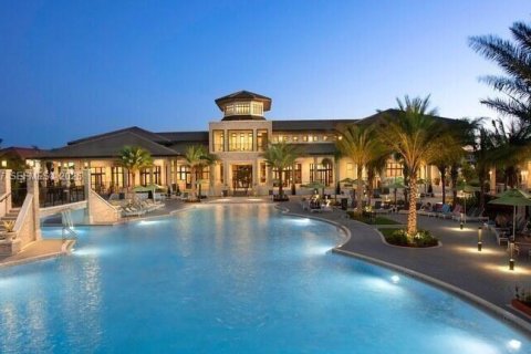 Townhouse in Doral, Florida 4 bedrooms, 187.66 sq.m. № 2068131 - photo 27