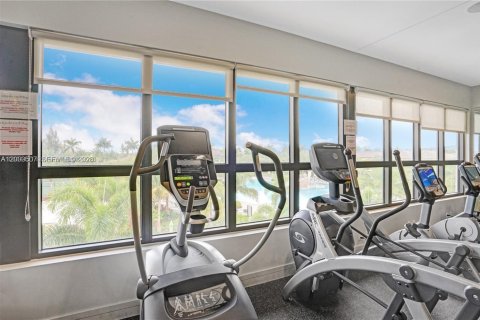 Townhouse in Doral, Florida 4 bedrooms, 187.66 sq.m. № 2068131 - photo 23