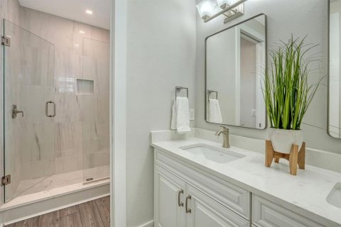 House in HUNTERS POINT in Cortez, Florida 3 bedrooms, 155.89 sq.m. № 1813441 - photo 28