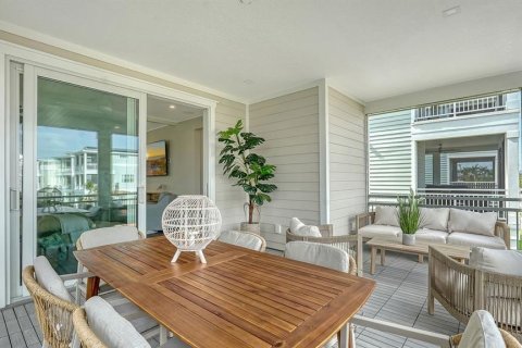 House in HUNTERS POINT in Cortez, Florida 3 bedrooms, 155.89 sq.m. № 1813441 - photo 19