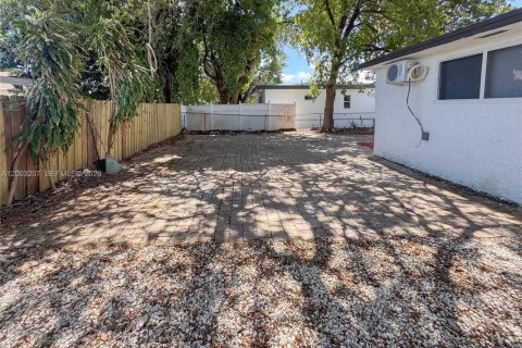 Villa ou maison à vendre à Miami, Floride: 3 chambres, 85.47 m2 № 2068260 - photo 19