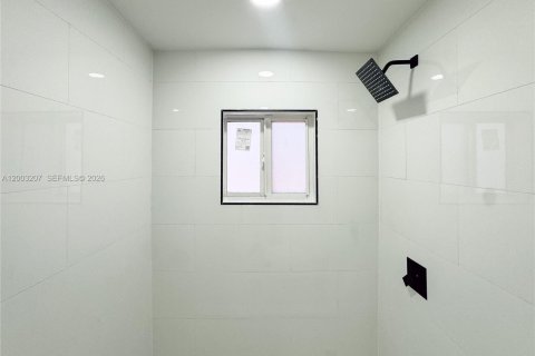 Villa ou maison à vendre à Miami, Floride: 3 chambres, 85.47 m2 № 2068260 - photo 14