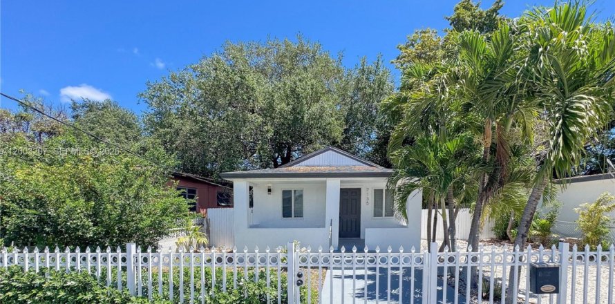 Villa ou maison à Miami, Floride 3 chambres, 85.47 m2 № 2068260